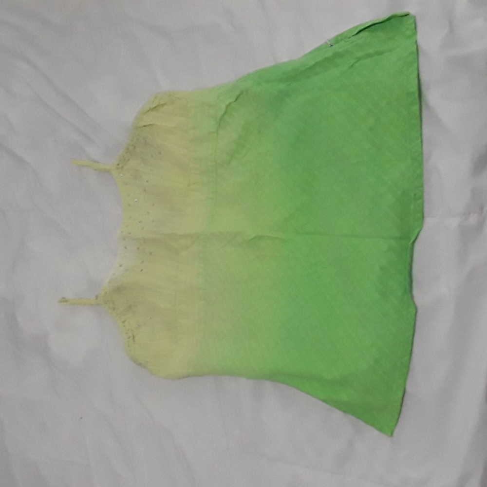 Cute green tank top 💚